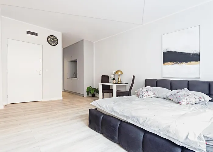 Lägenhet Novel New Warszawa